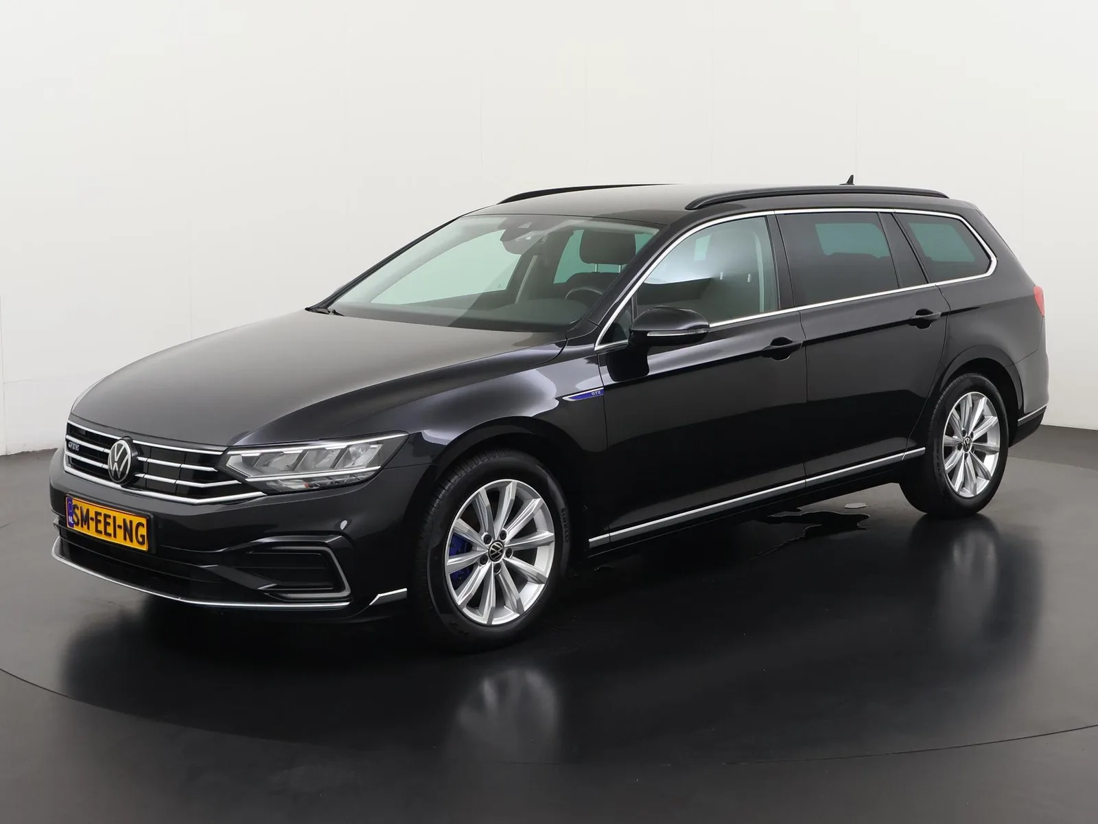 Volkswagen Passat (2021) — foto 1