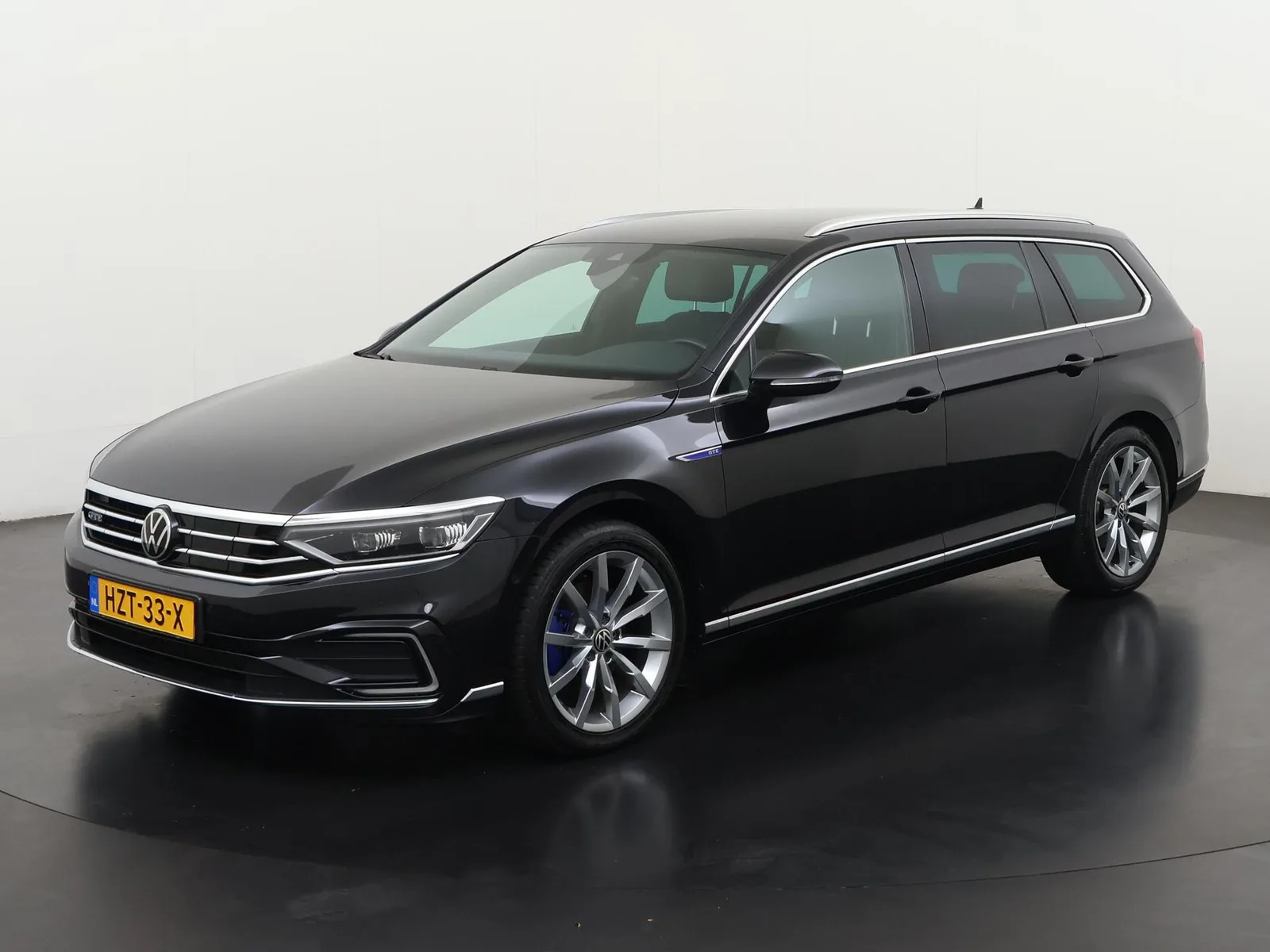 Volkswagen Passat (2022) — foto 1