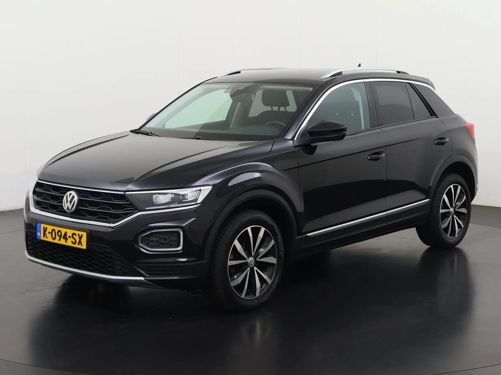 Volkswagen T-Roc (2020) — foto 1