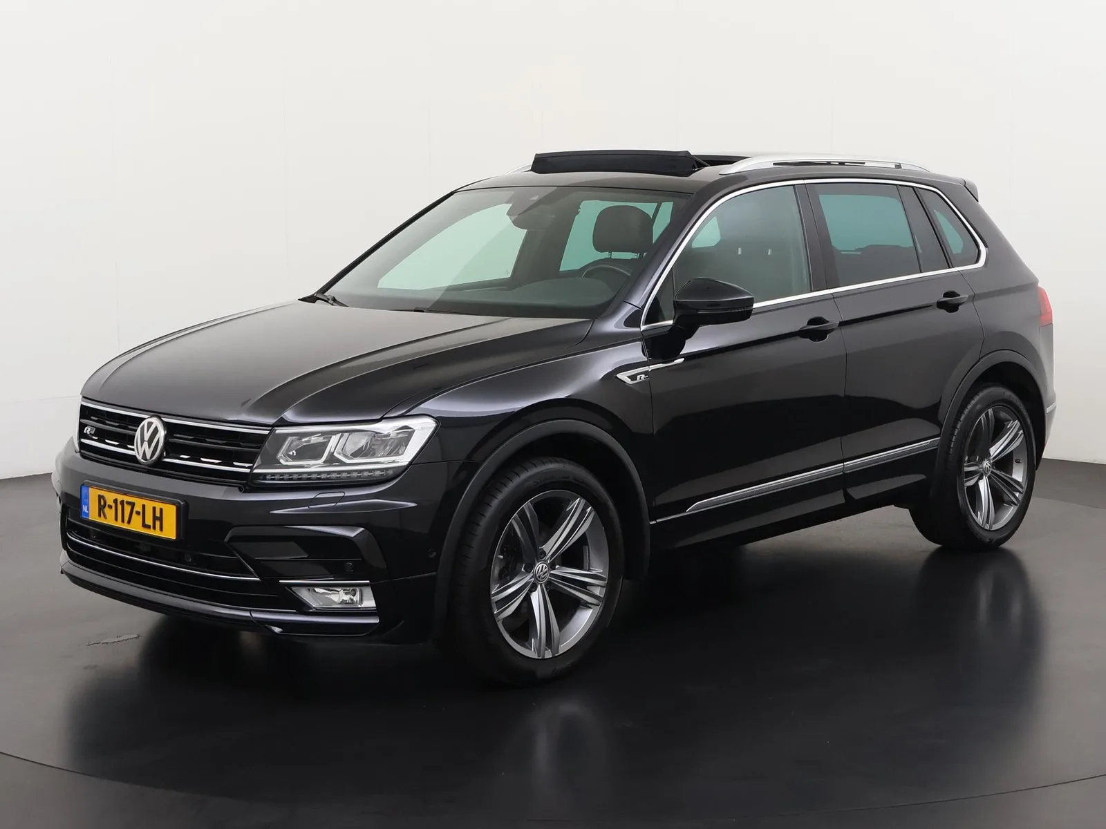 Volkswagen Tiguan (2016) — foto 1