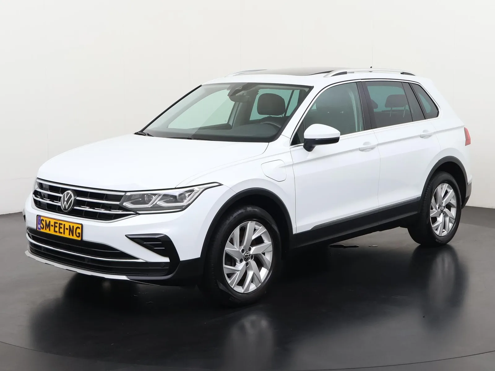 Volkswagen Tiguan (2022) — foto 1