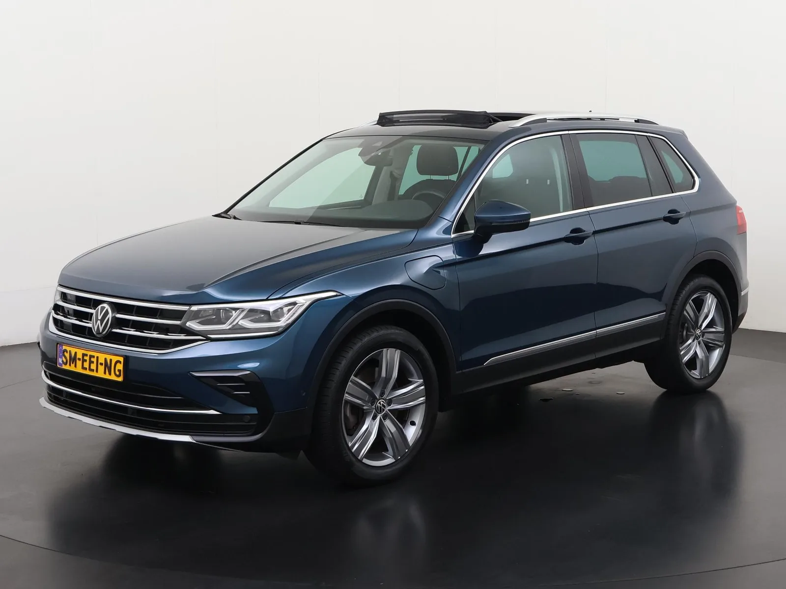 Volkswagen Tiguan (2022) — foto 1