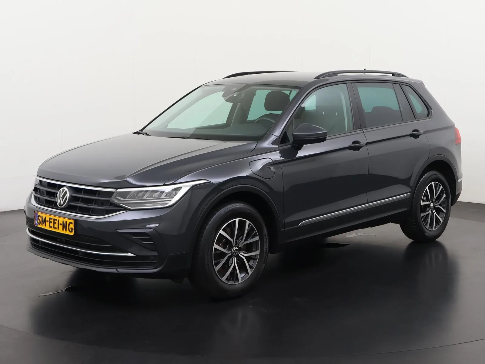 Volkswagen Tiguan (2021) — foto 1