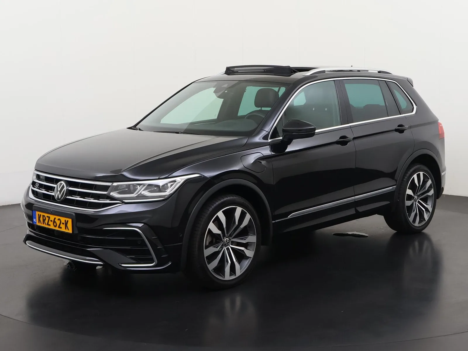 Volkswagen Tiguan (2023) — foto 1