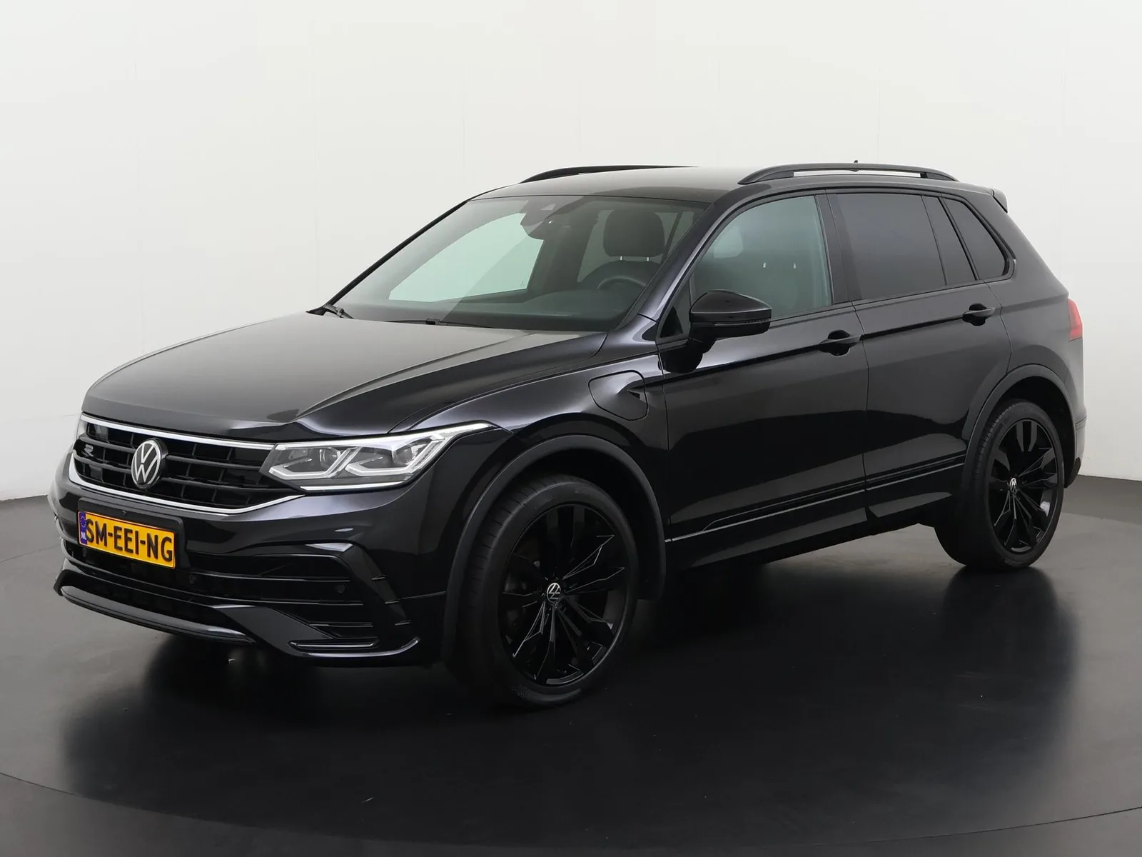 Volkswagen Tiguan (2022) — foto 1