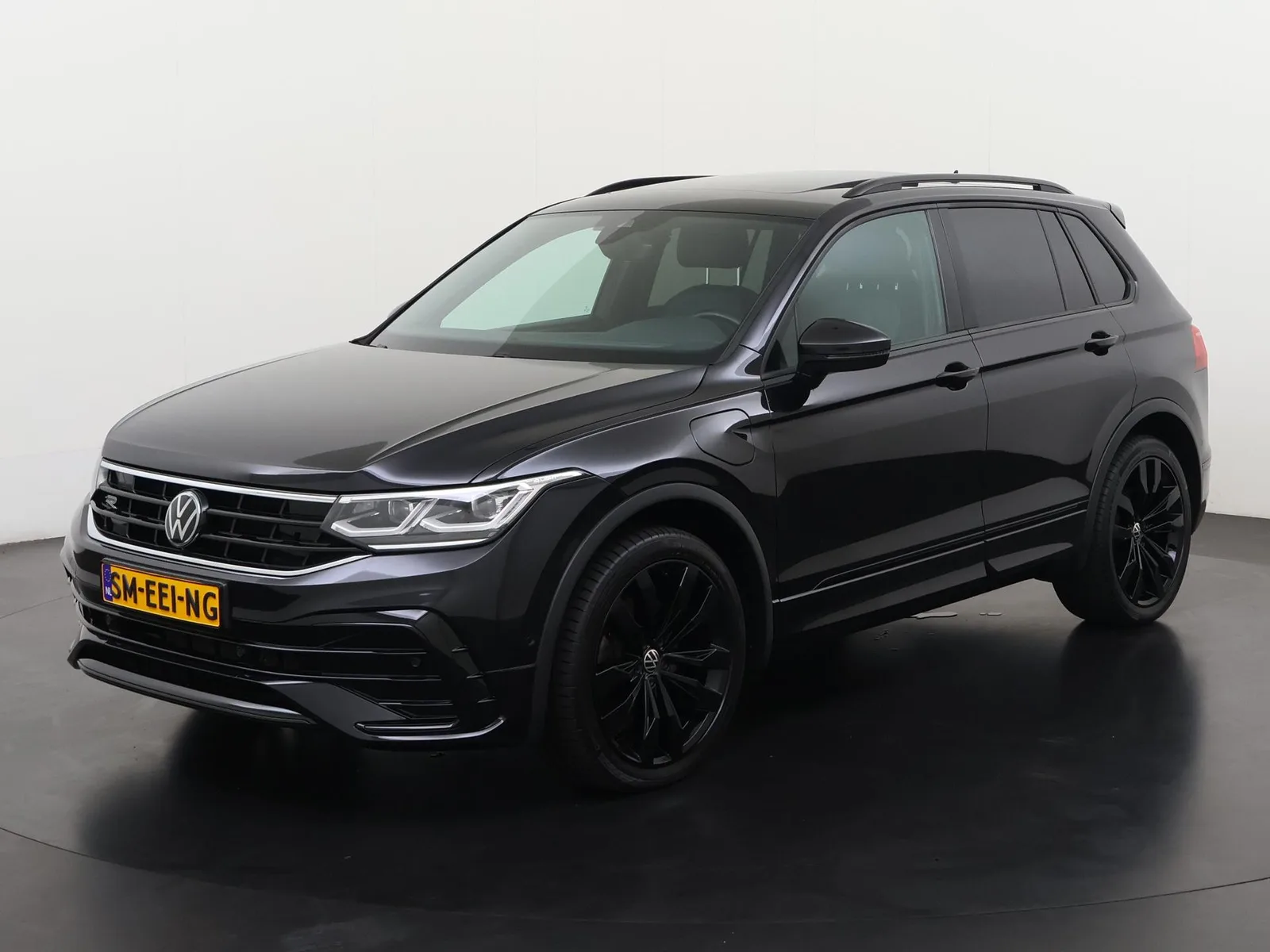 Volkswagen Tiguan (2021) — foto 1