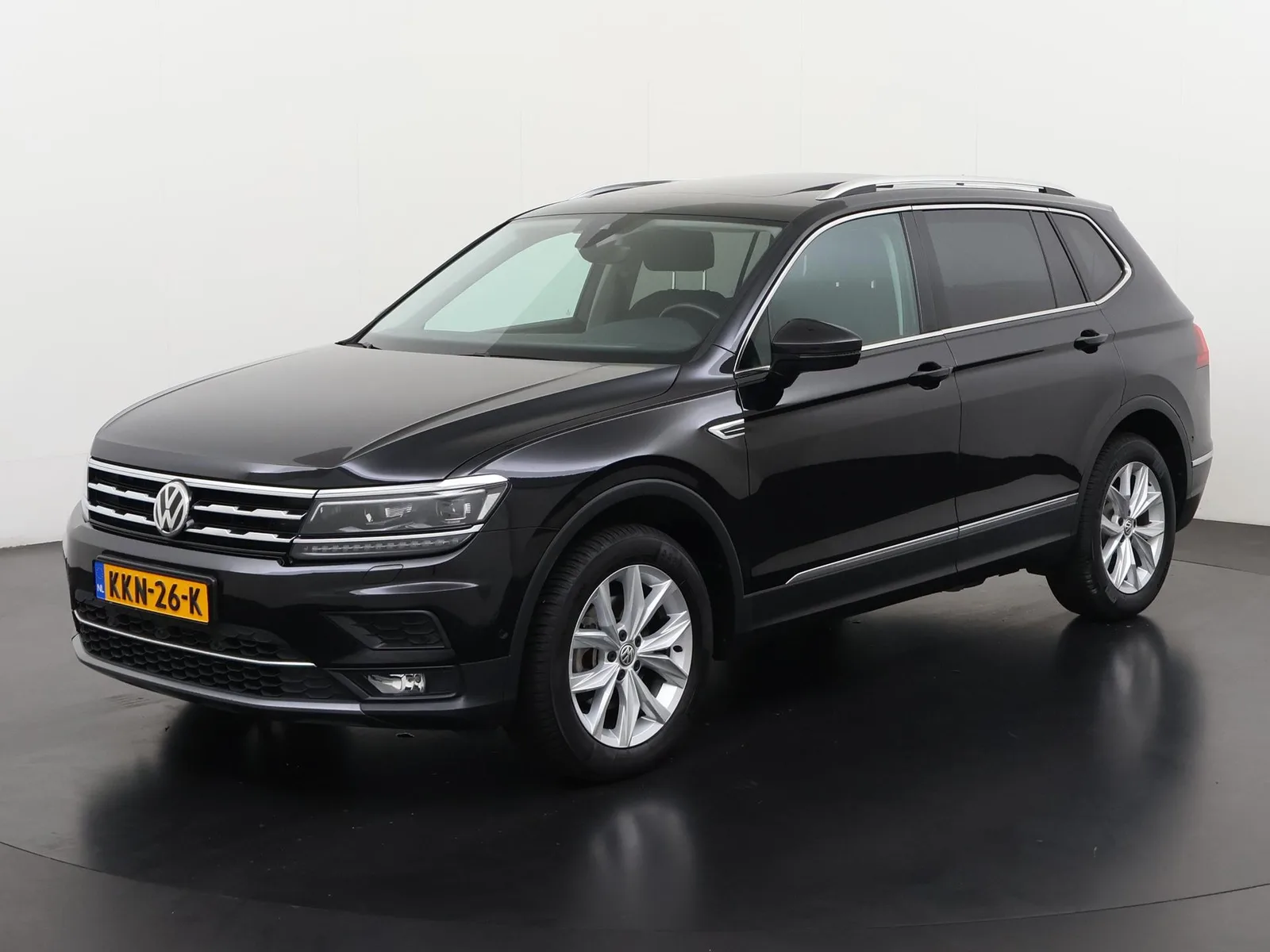 Volkswagen Tiguan (2021) — foto 1