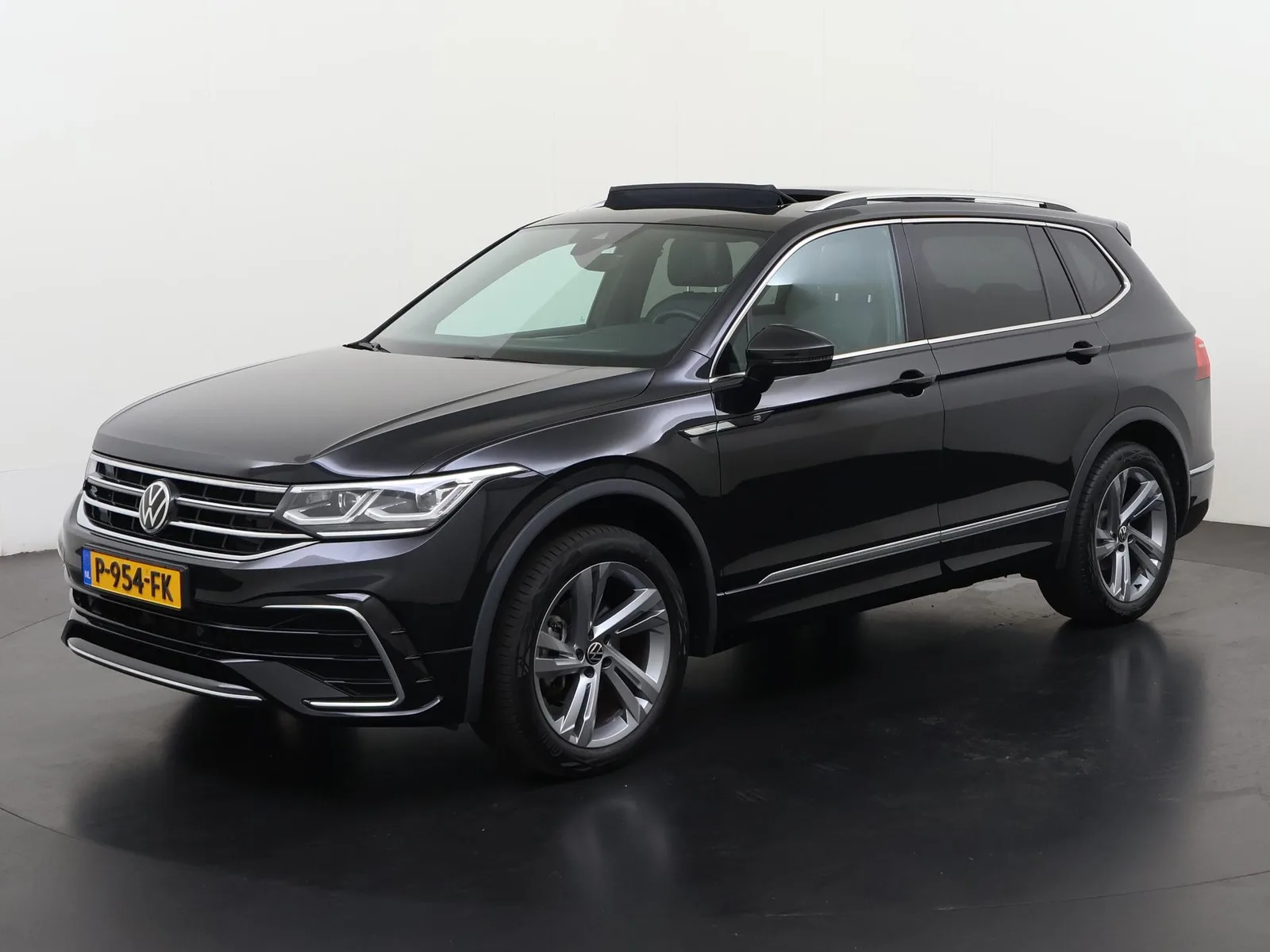 Volkswagen Tiguan (2022) — foto 1