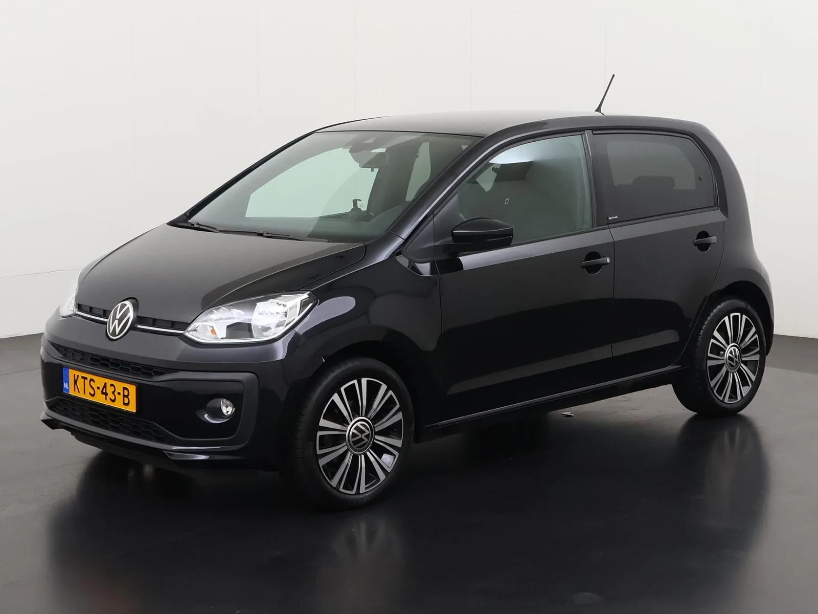 Volkswagen Up! (2022) — foto 1