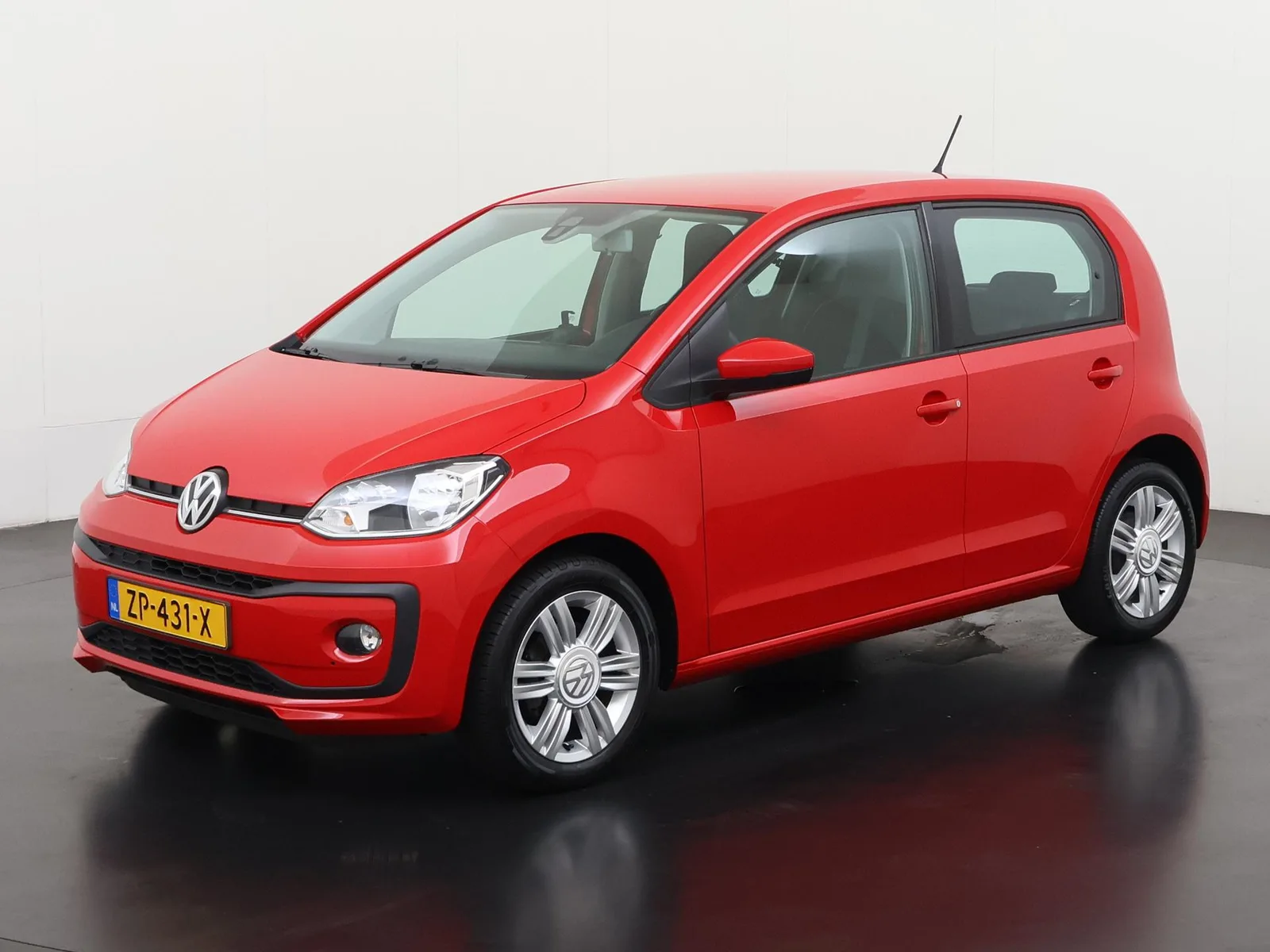 Volkswagen Up! (2019) — foto 1