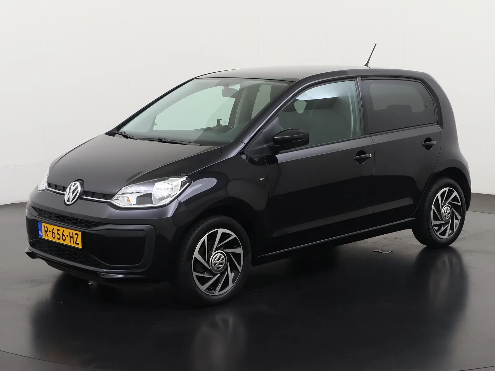 Volkswagen Up! (2018) — foto 1