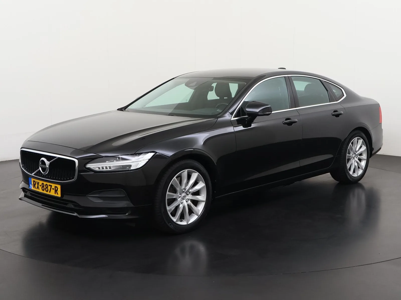 Volvo S90 (2018) — foto 1