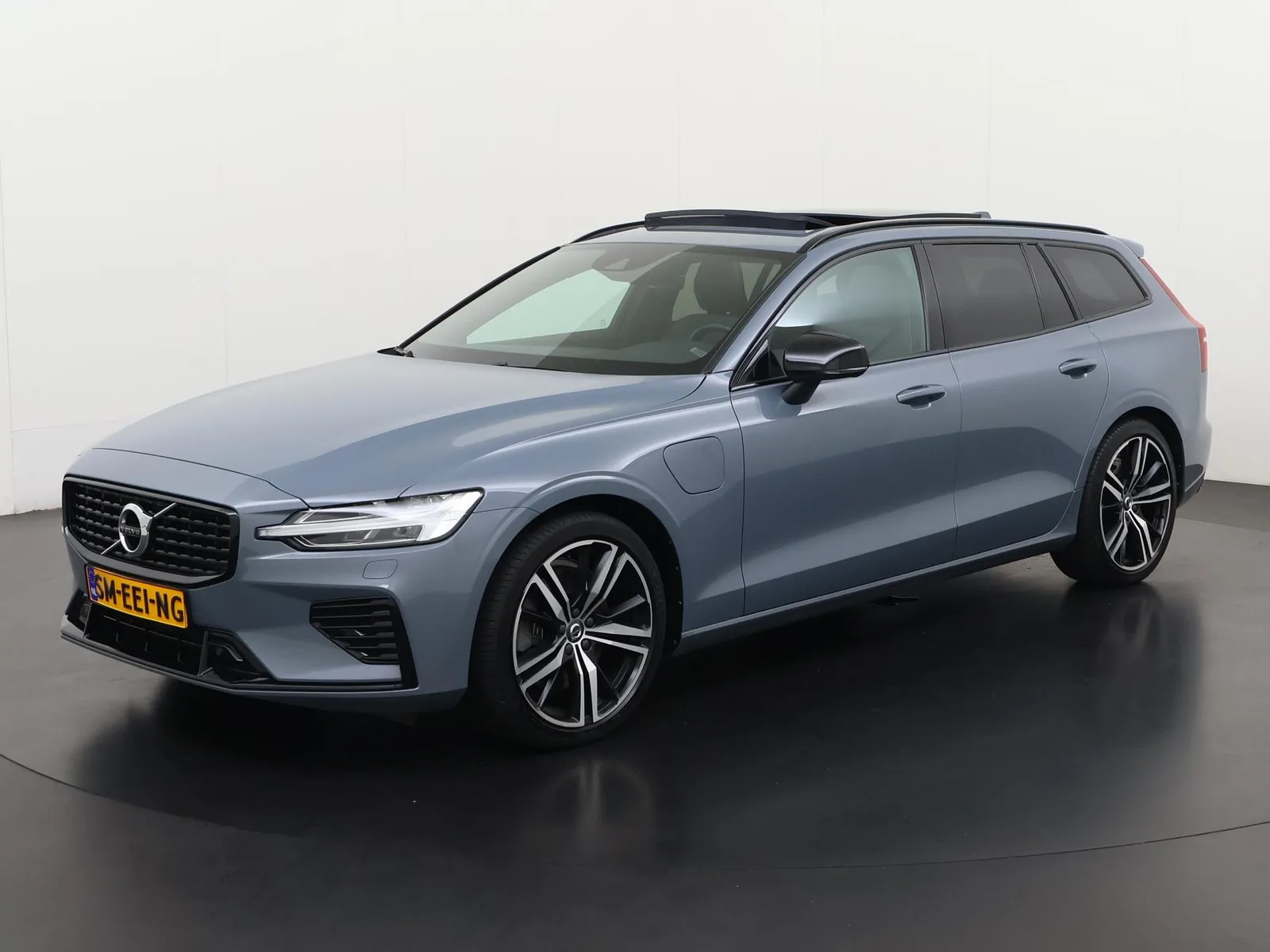 Volvo V60 (2022) — foto 1
