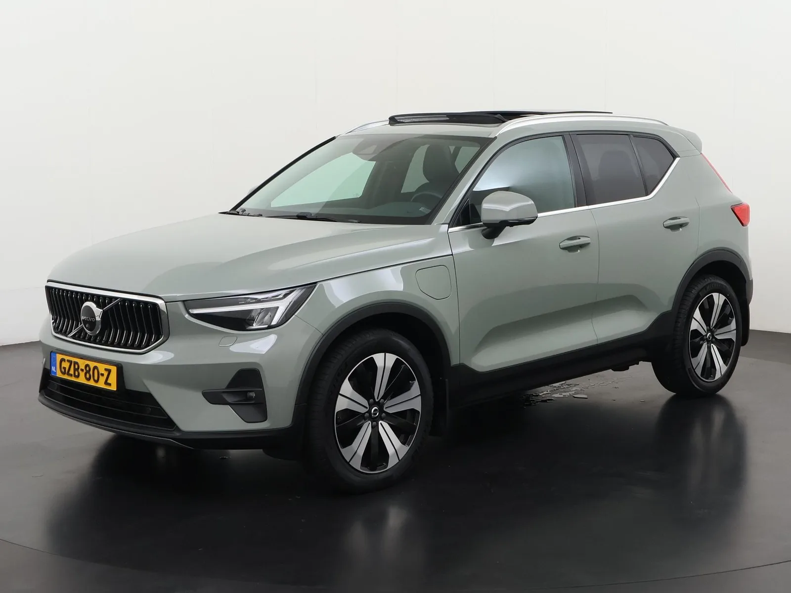 Volvo XC40 (2023) — foto 1