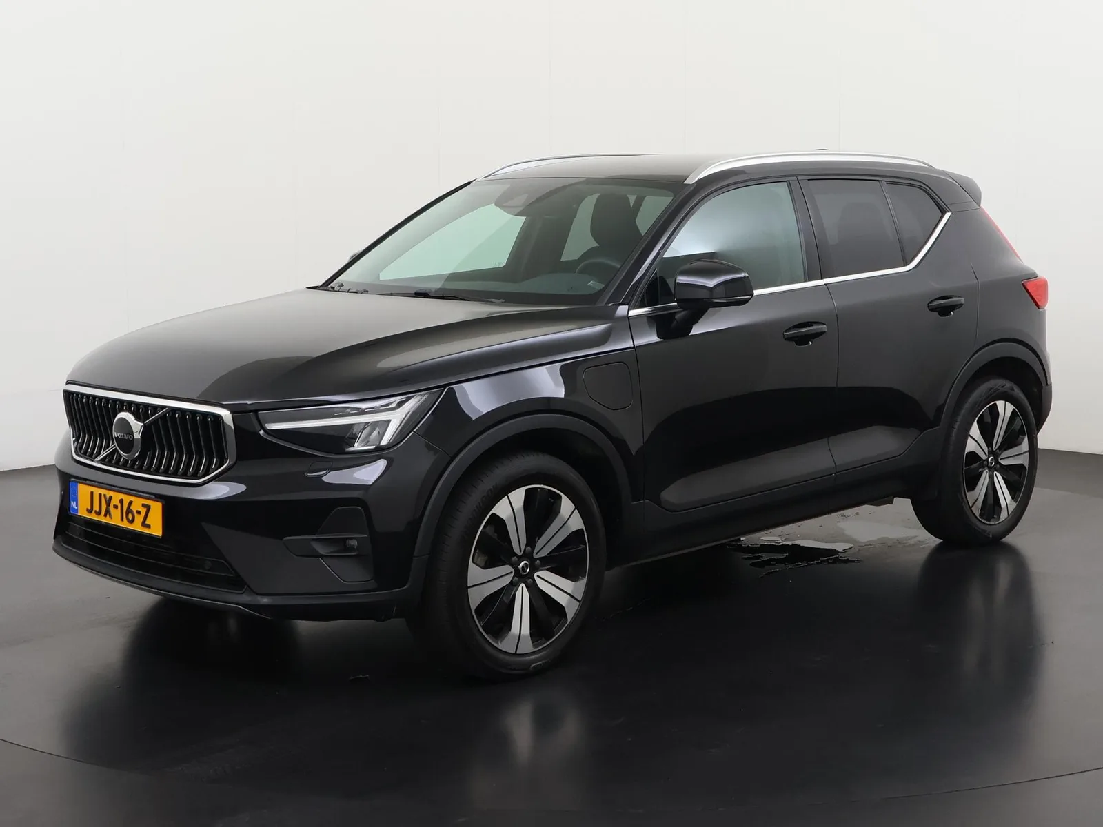 Volvo XC40 (2022) — foto 1
