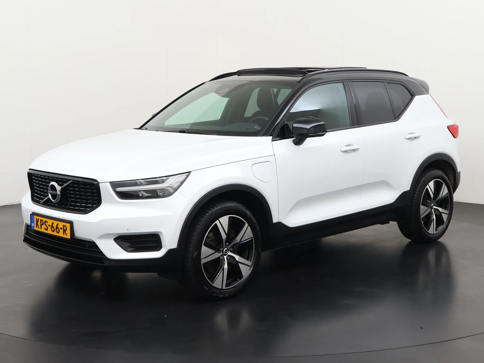 Volvo XC40 (2022) — foto 1