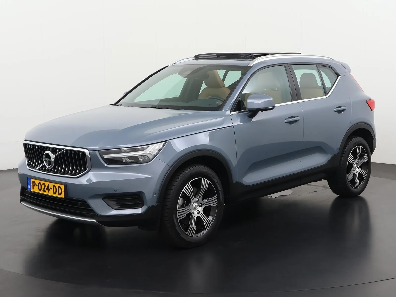 Volvo XC40 (2022) — foto 1