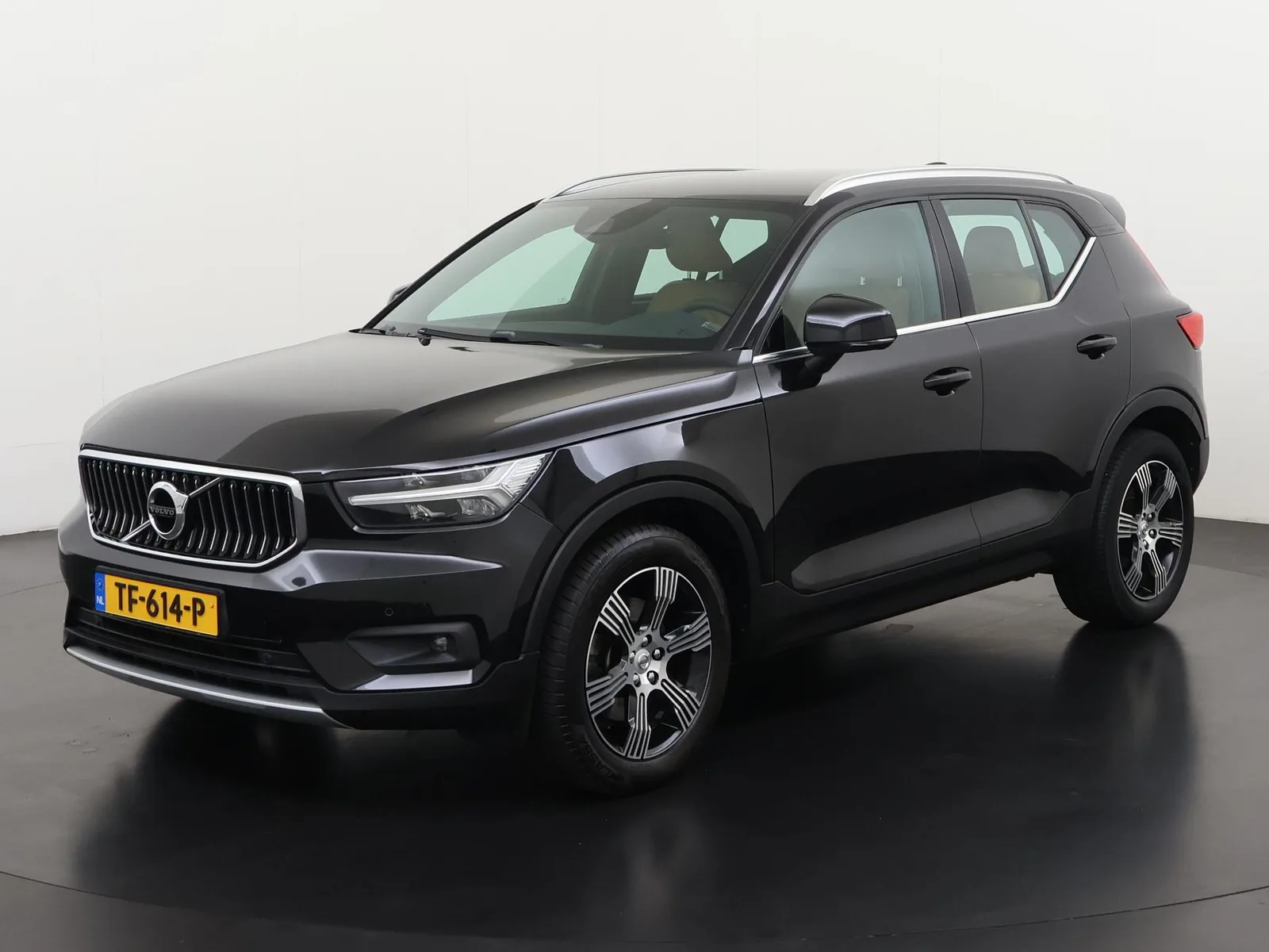 Volvo XC40 (2018) — foto 1