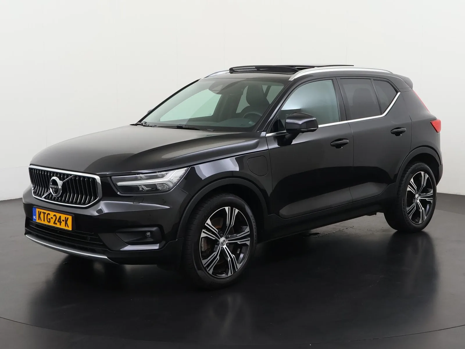 Volvo XC40 (2021) — foto 1