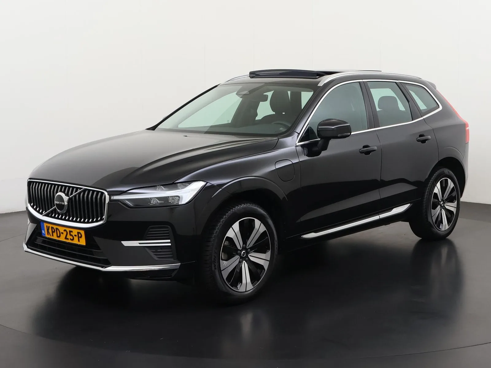 Volvo XC60 (2023) — foto 1