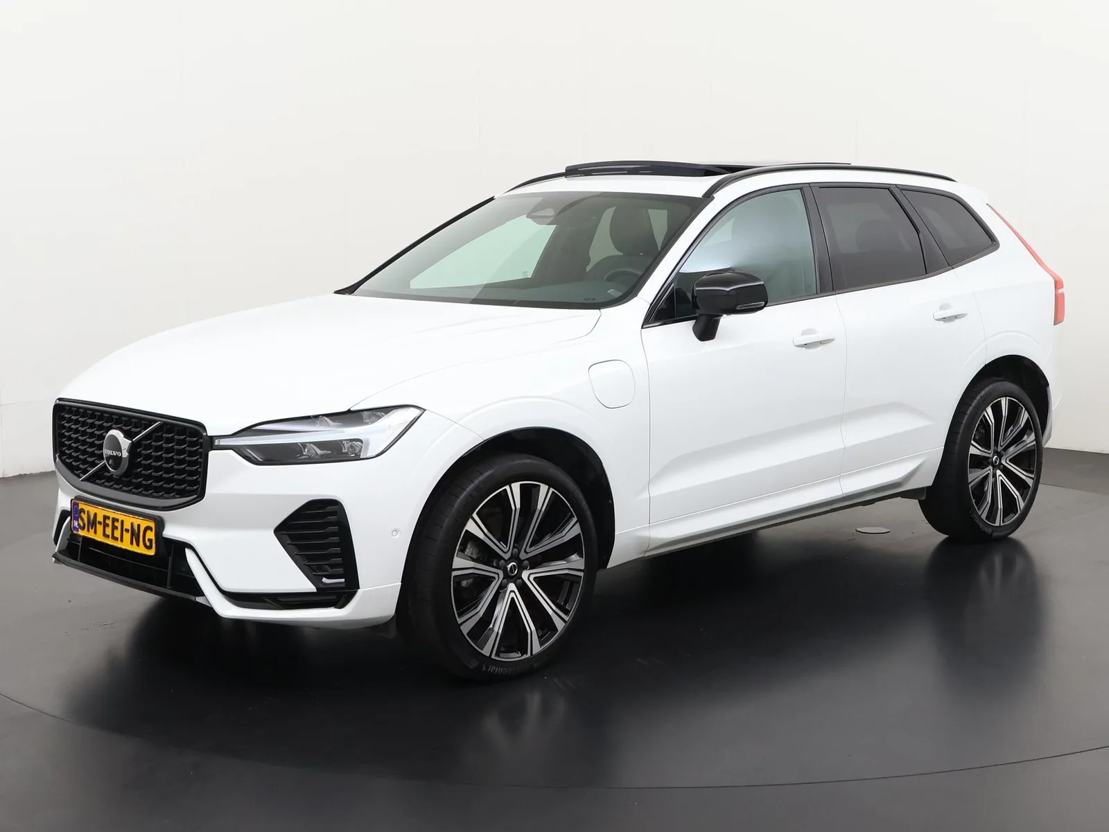 Volvo XC60 (2022) — foto 1