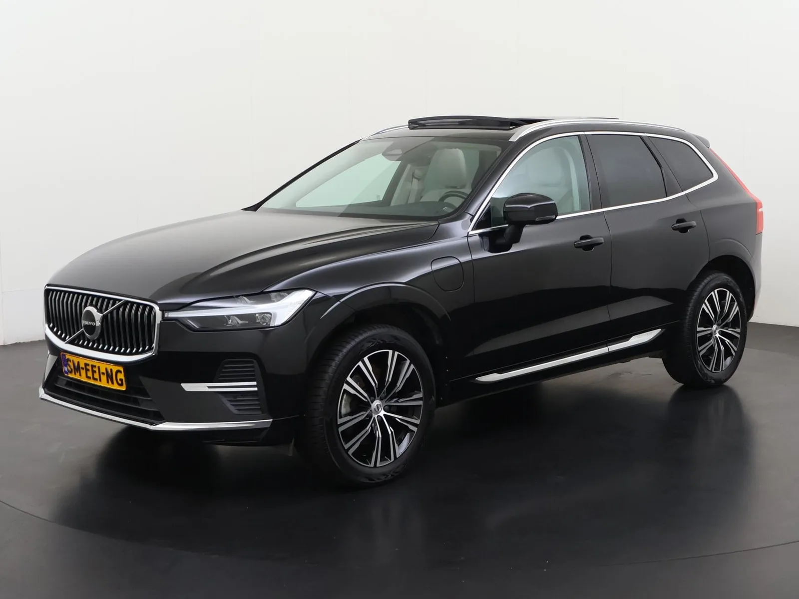 Volvo XC60 (2022) — foto 1