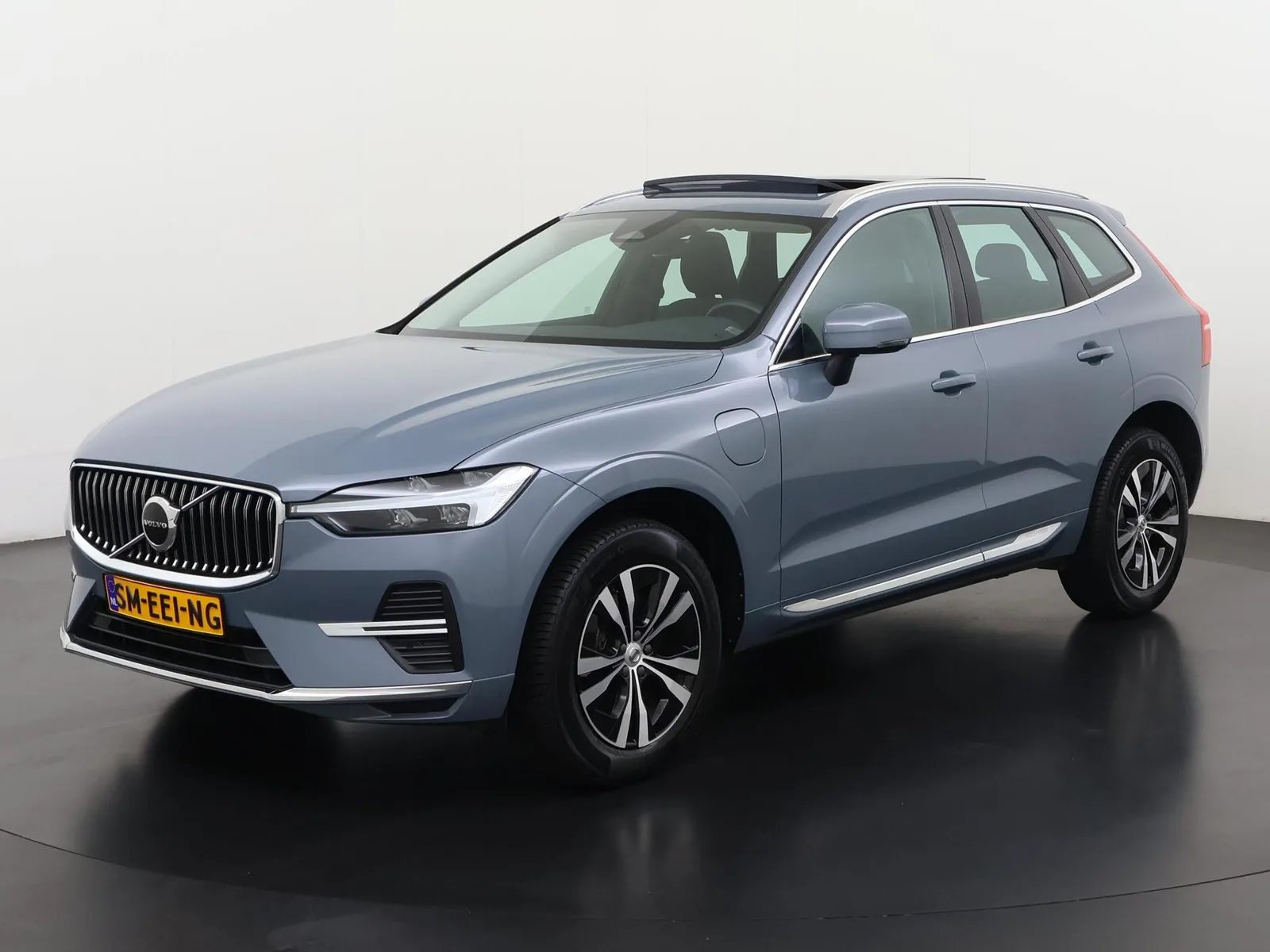 Volvo XC60 (2023) — foto 1
