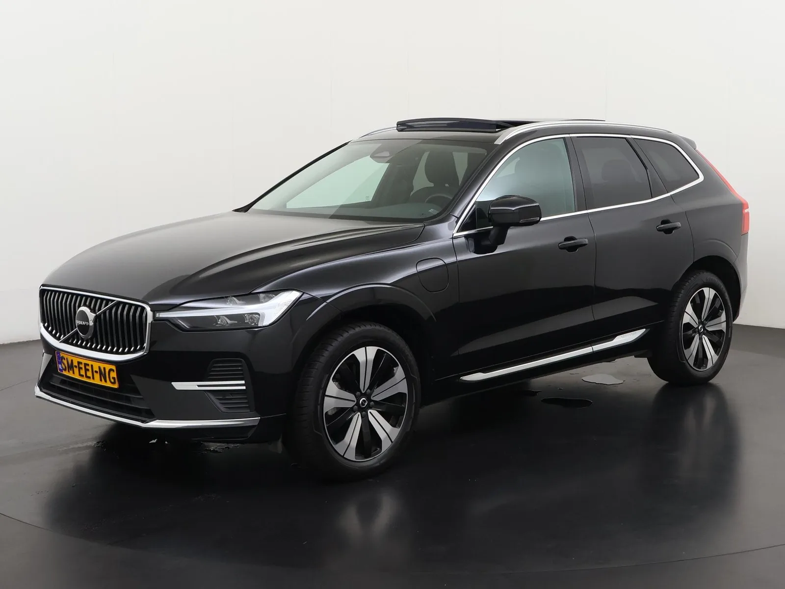 Volvo XC60 (2023) — foto 1