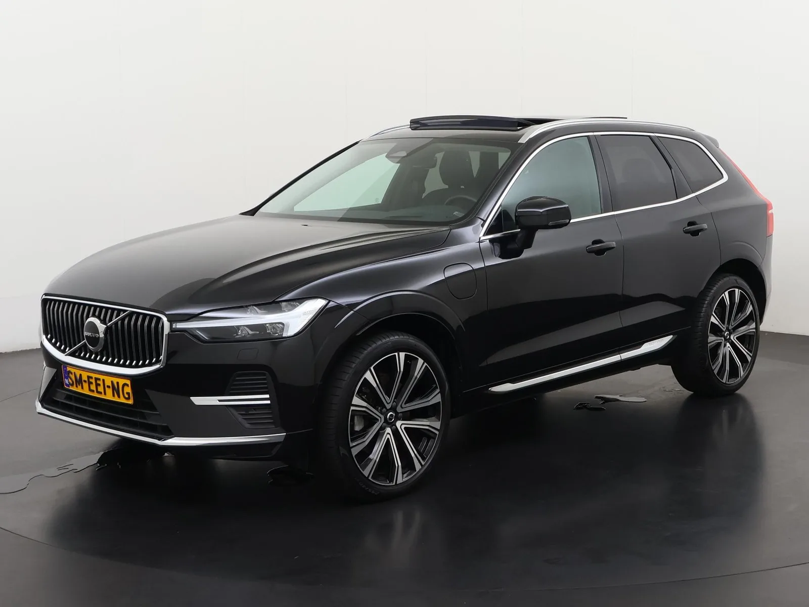 Volvo XC60 (2023) — foto 1