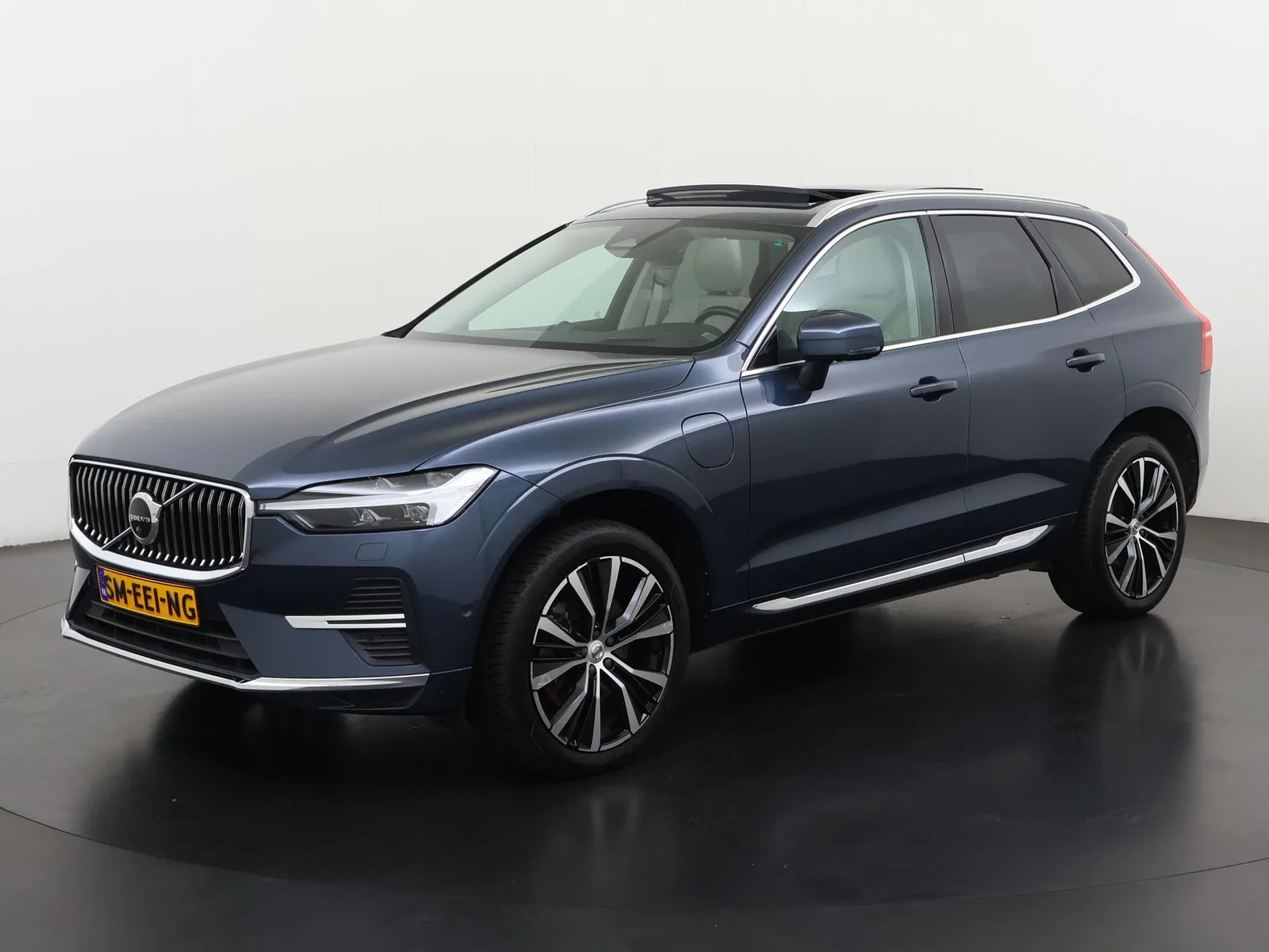 Volvo XC60 (2023) — foto 1