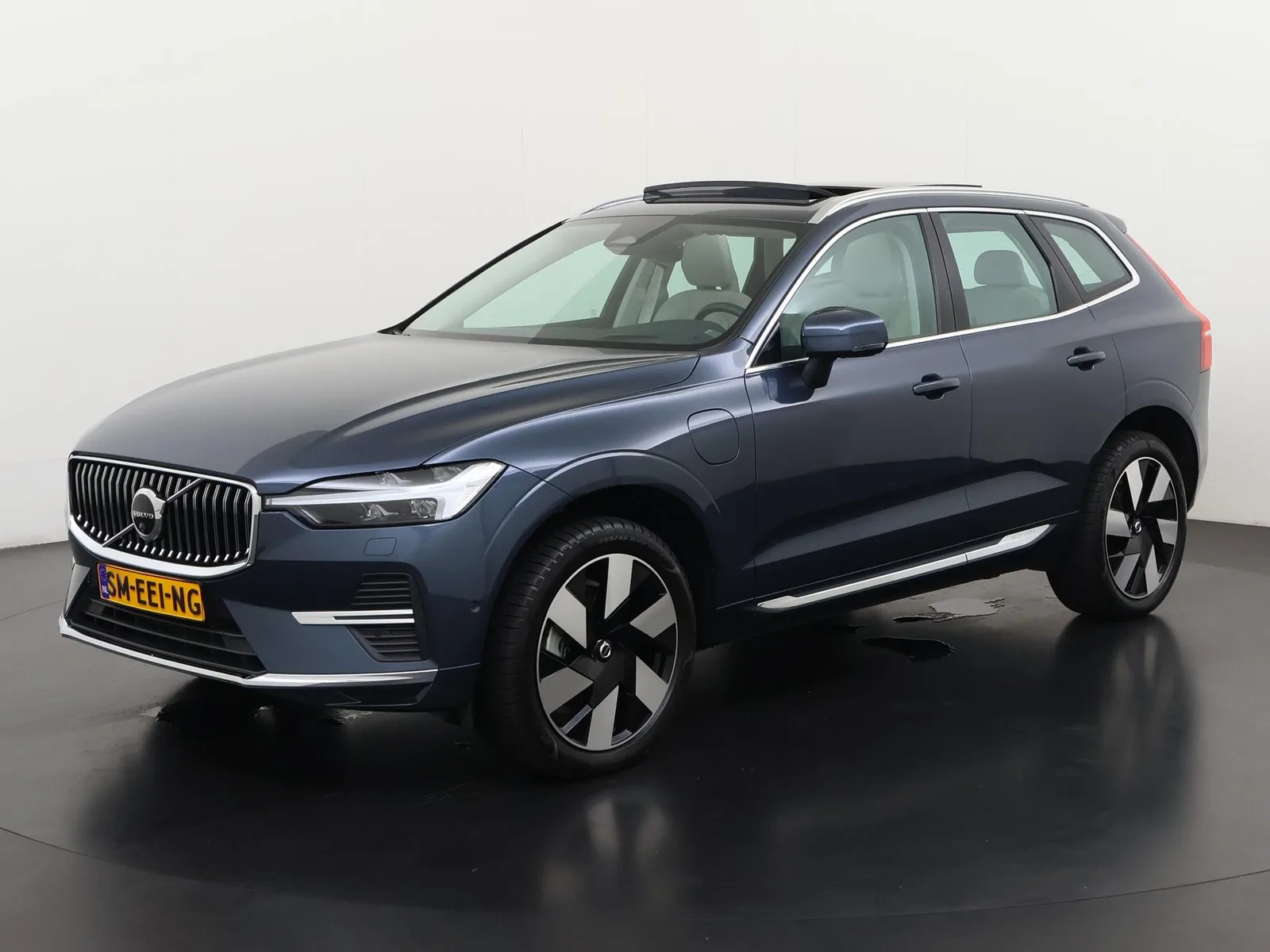 Volvo XC60 (2024) — foto 1