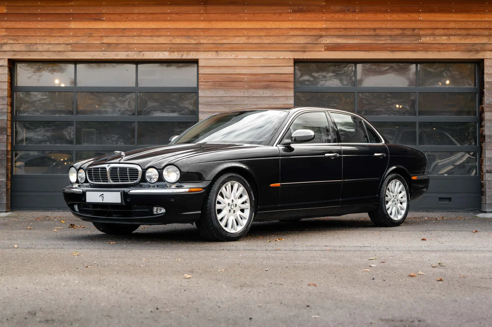 Jaguar XJ (2005) — foto 1