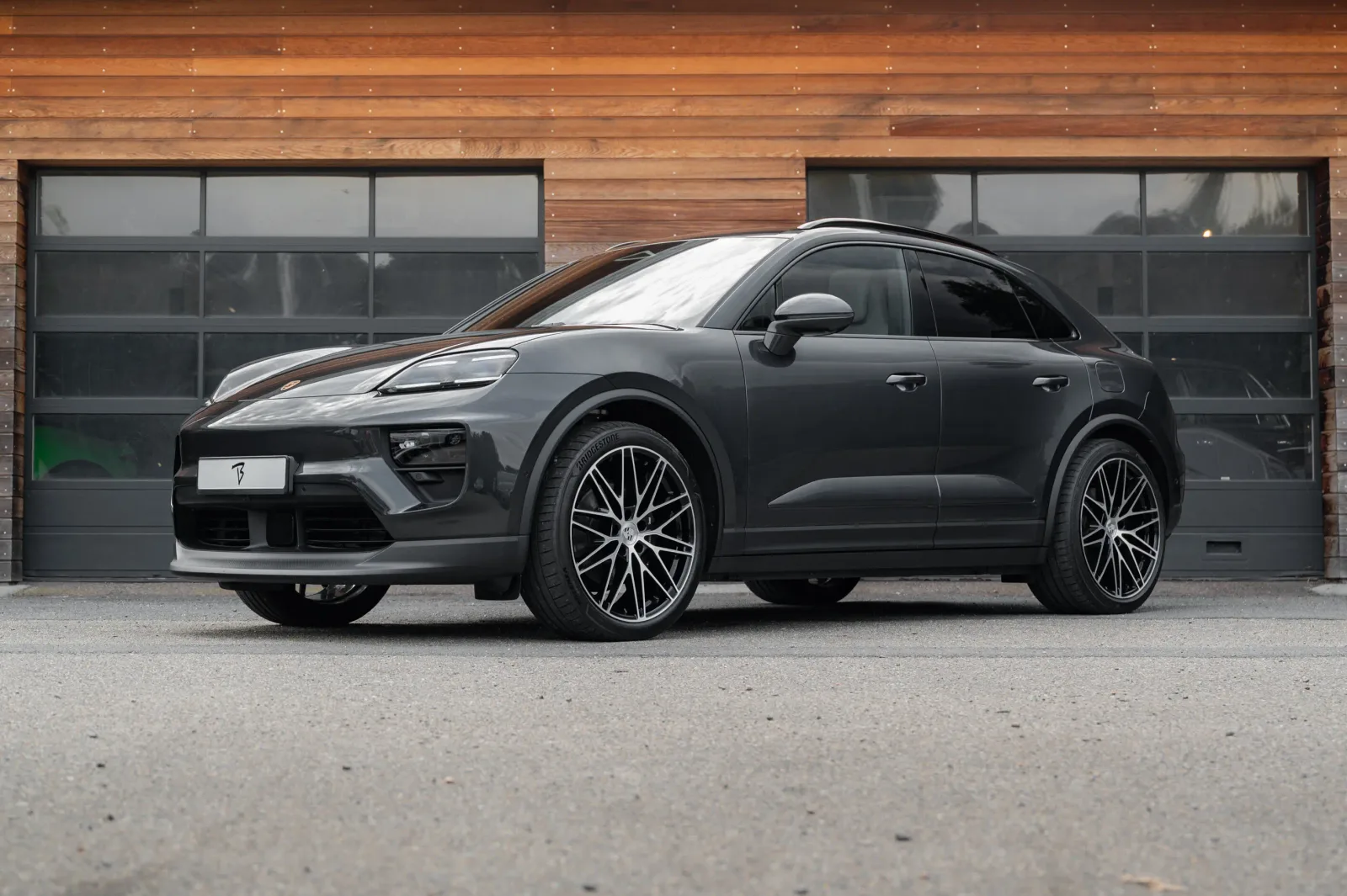 Porsche Macan (2025) — foto 1