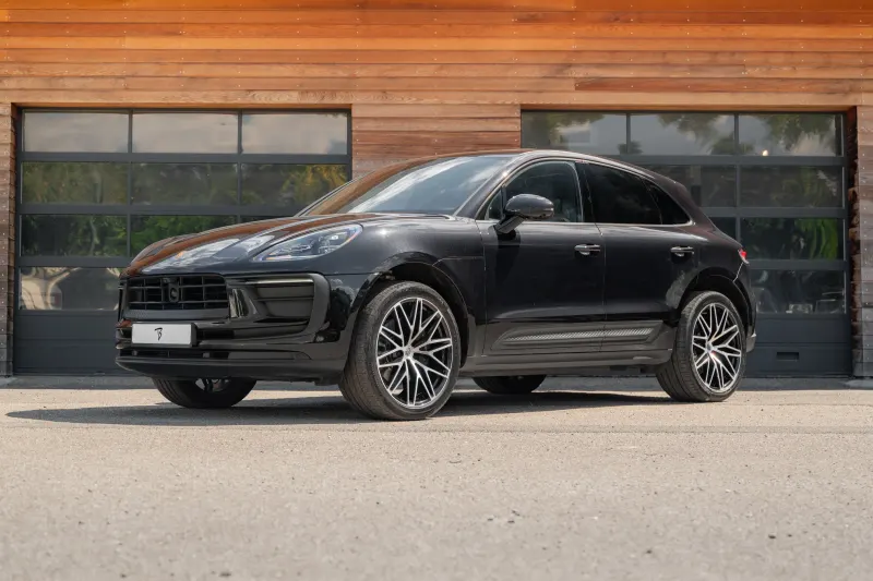 Porsche Macan (2023)
