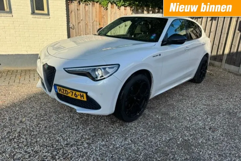 Alfa Romeo Stelvio (2021)
