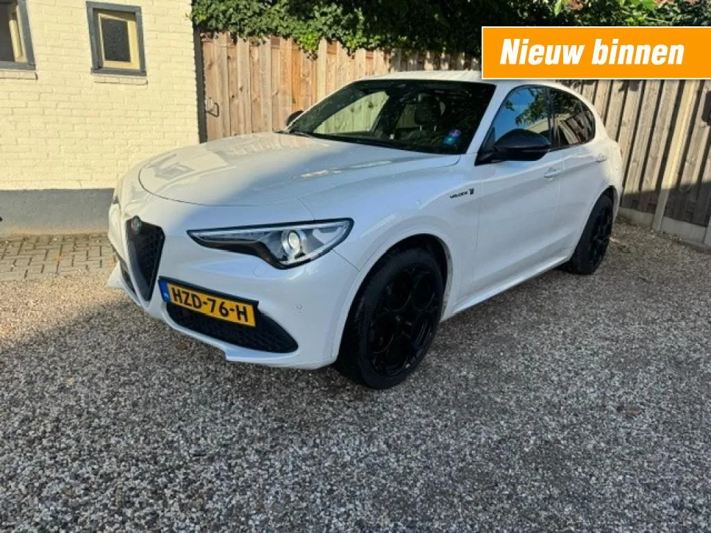 Alfa Romeo Stelvio (2021) — foto 1