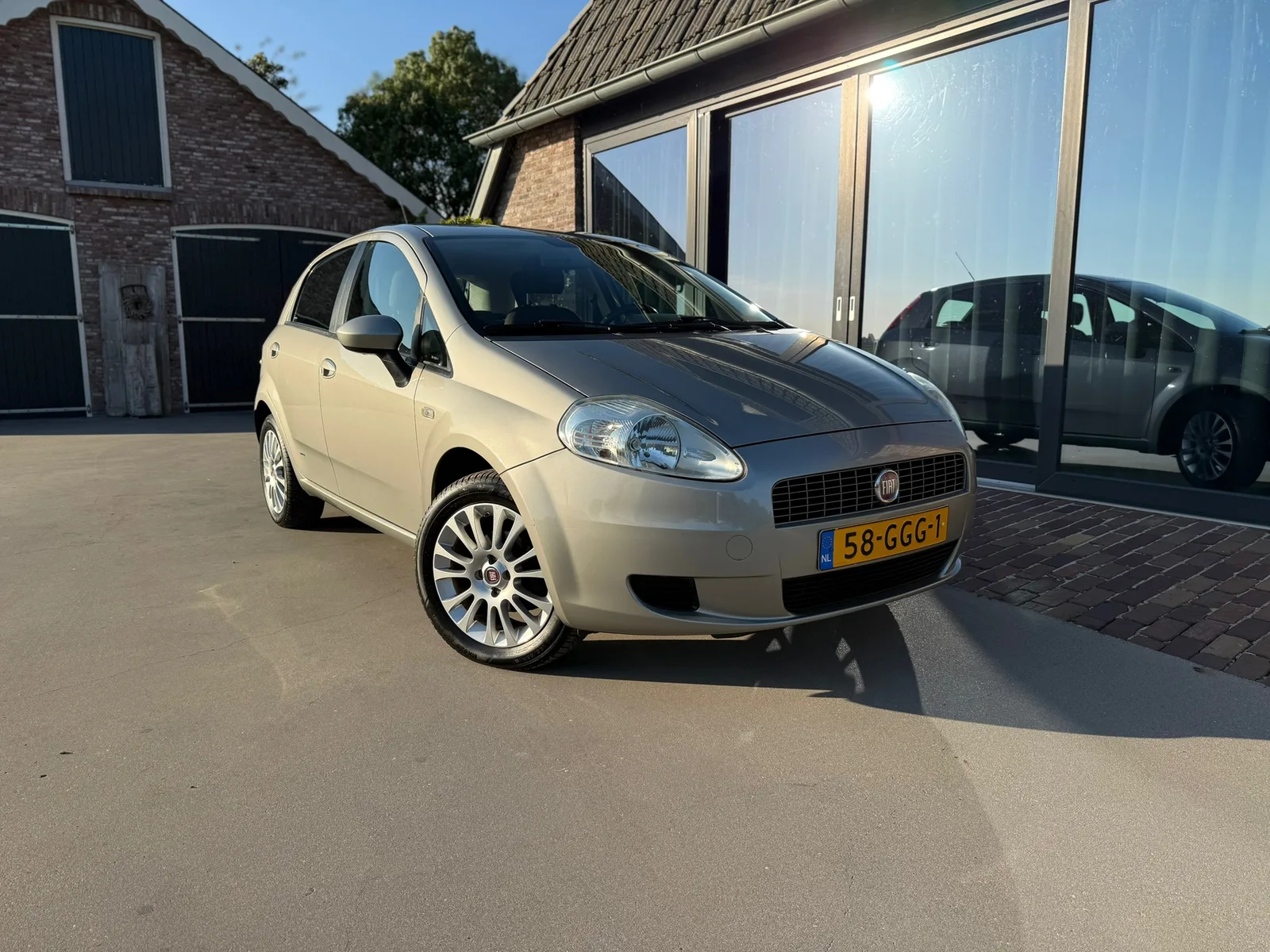 Fiat Grande Punto (2008) — foto 1