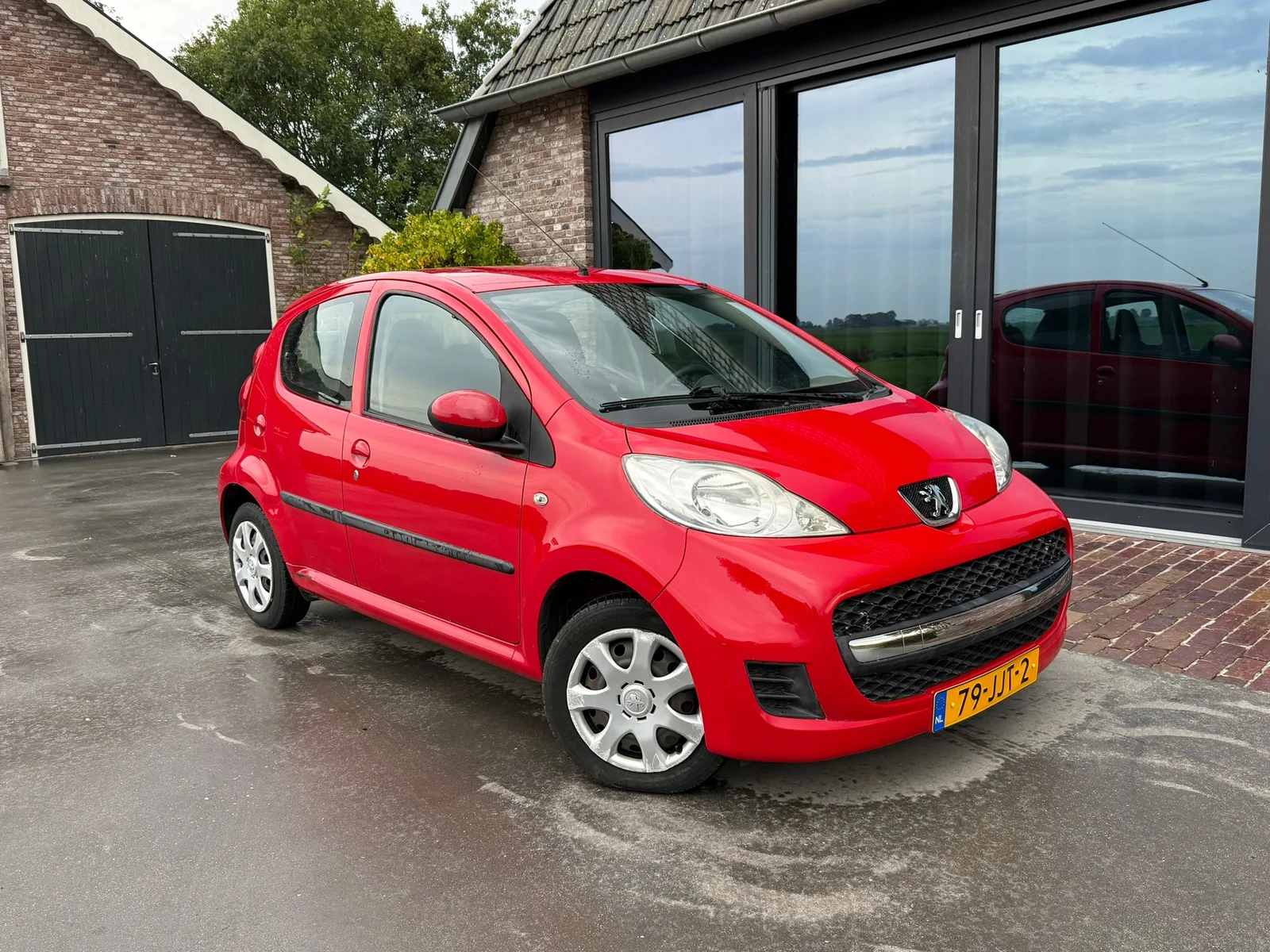 Peugeot 107 (2009) — foto 1