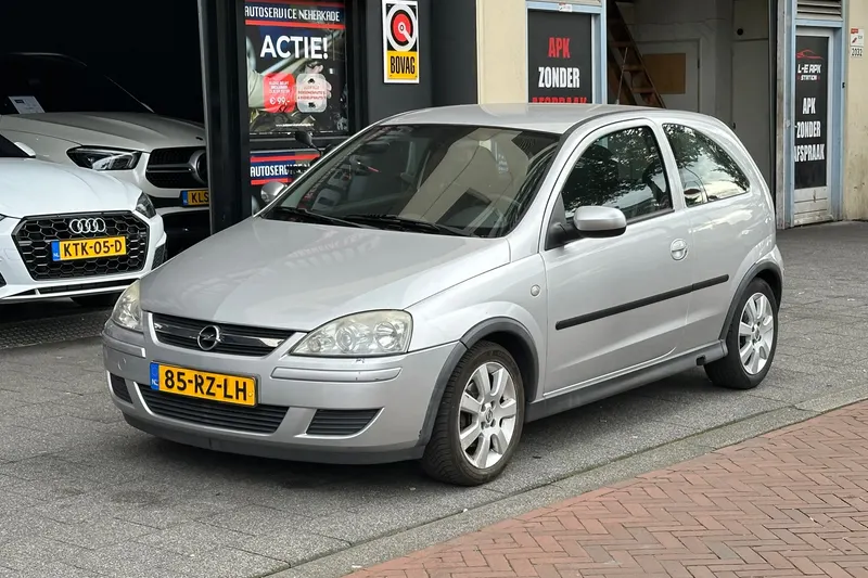 Opel Corsa (2005)
