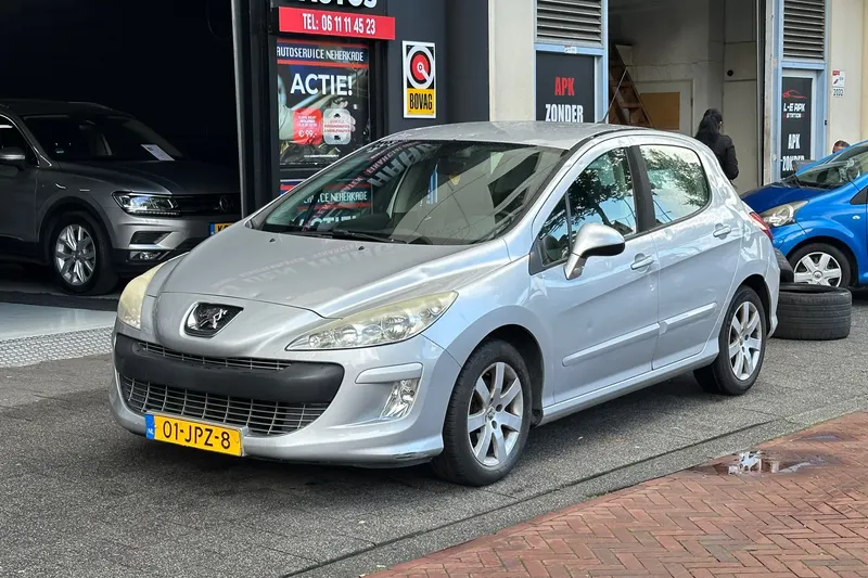 Peugeot 308 (2009)