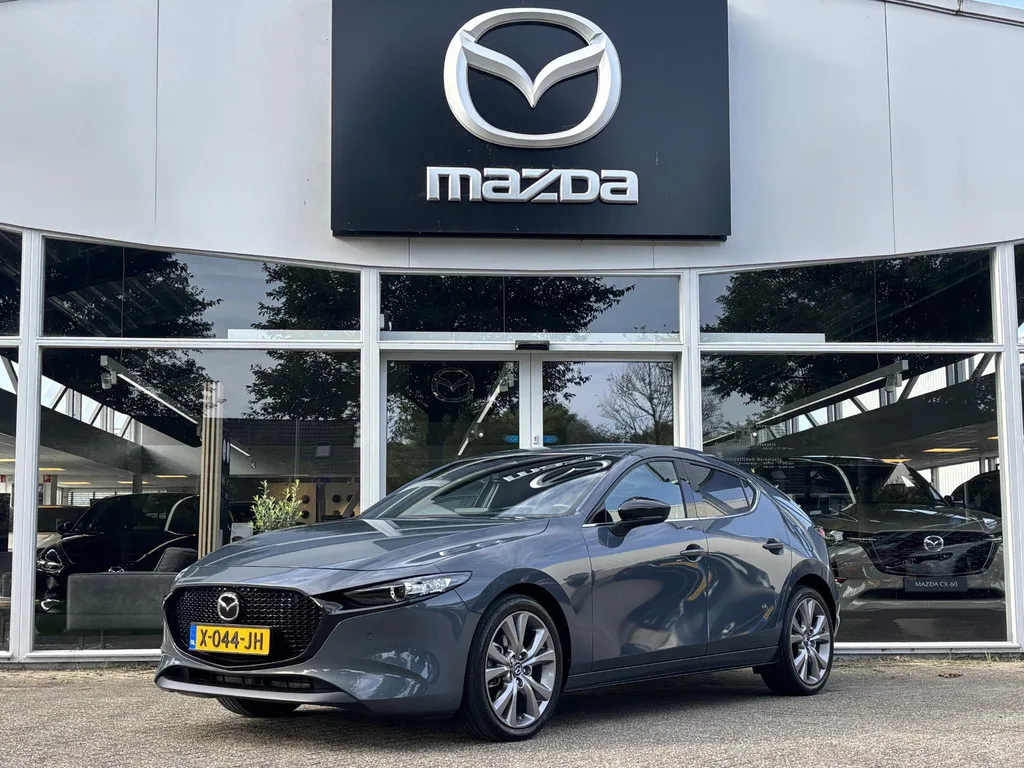 Mazda 3 (2023) — foto 1