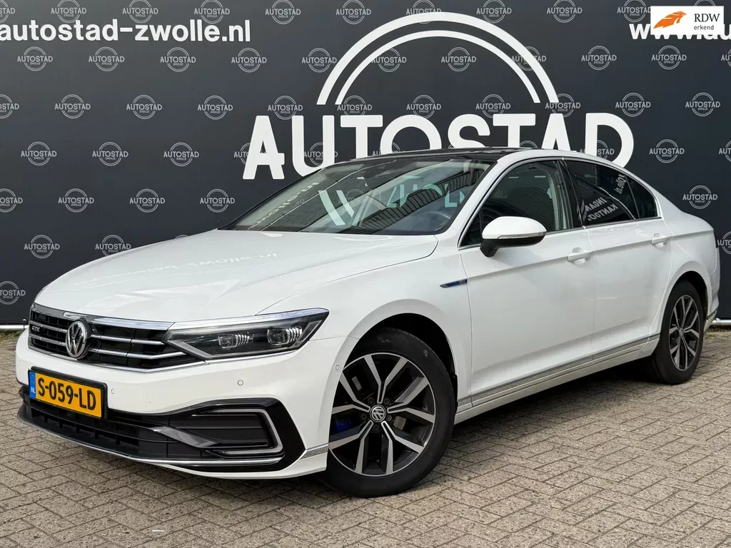Volkswagen Passat (2019) — foto 1