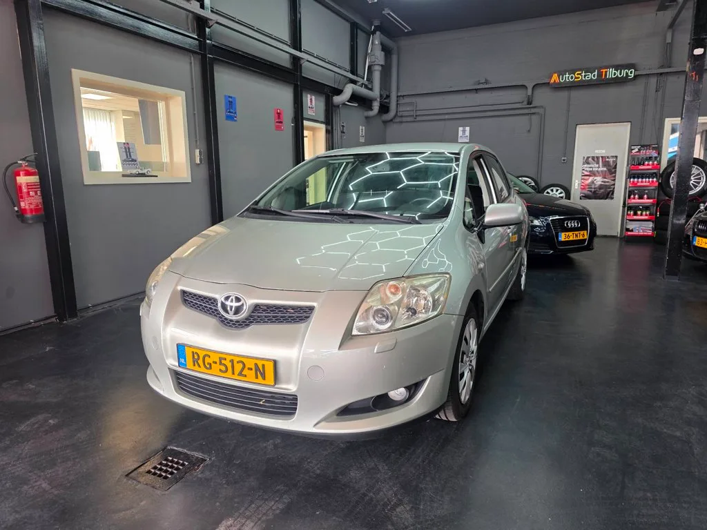 Toyota Auris (2007) — foto 1