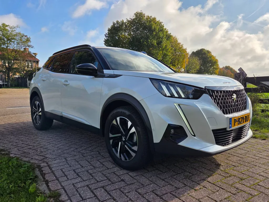 Peugeot 2008 (2022) — foto 1