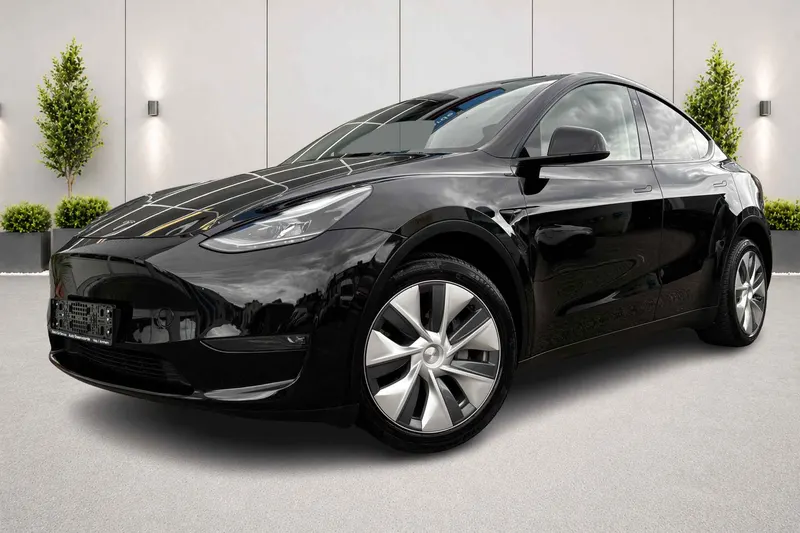 Tesla Model Y (2022)