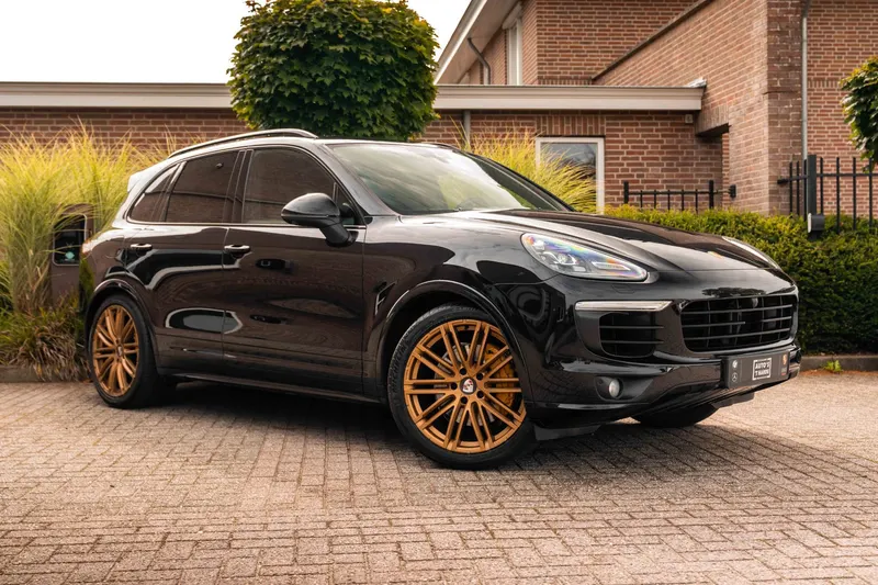 Porsche Cayenne (2016)