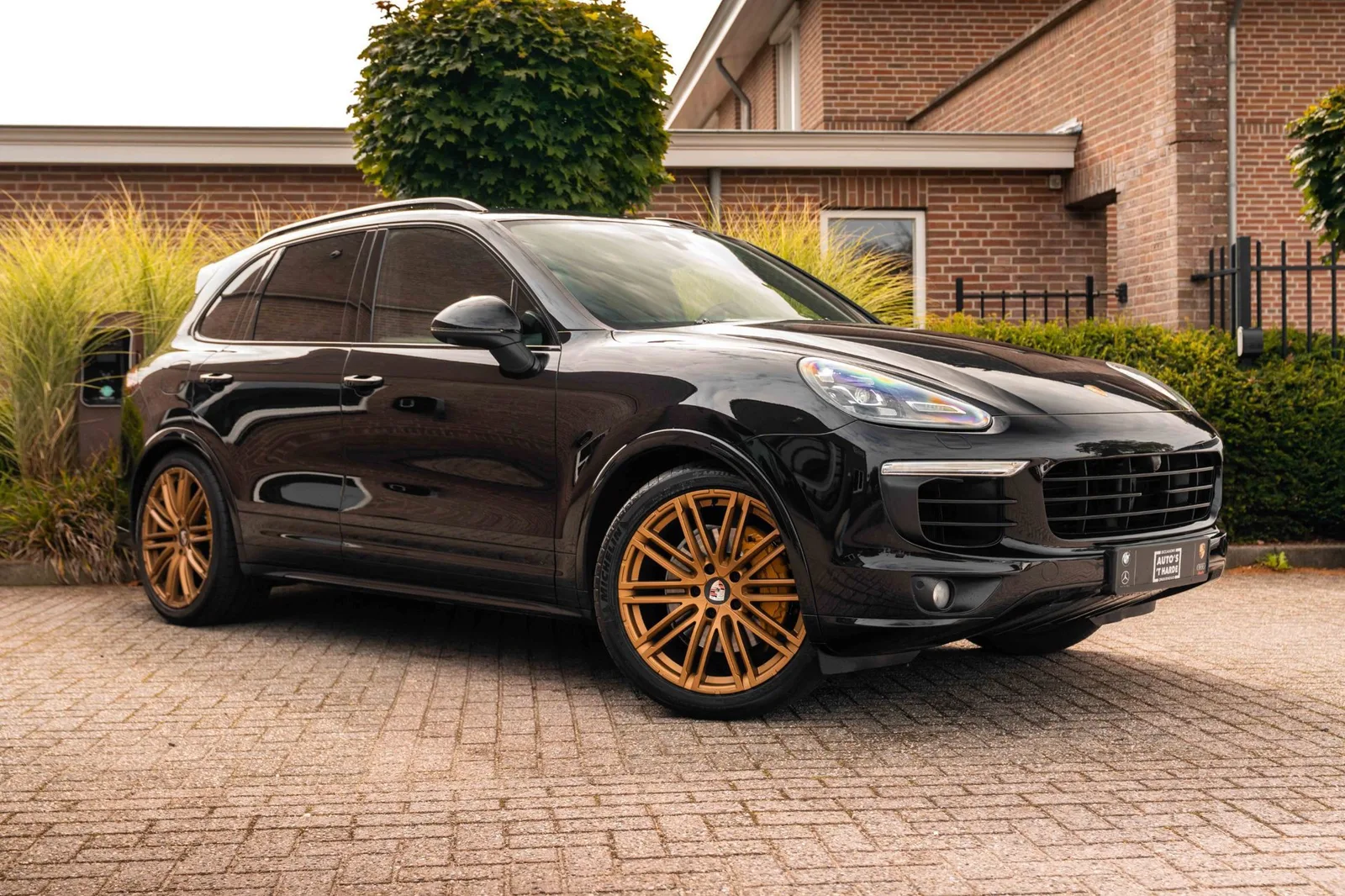 Porsche Cayenne (2016) — foto 1
