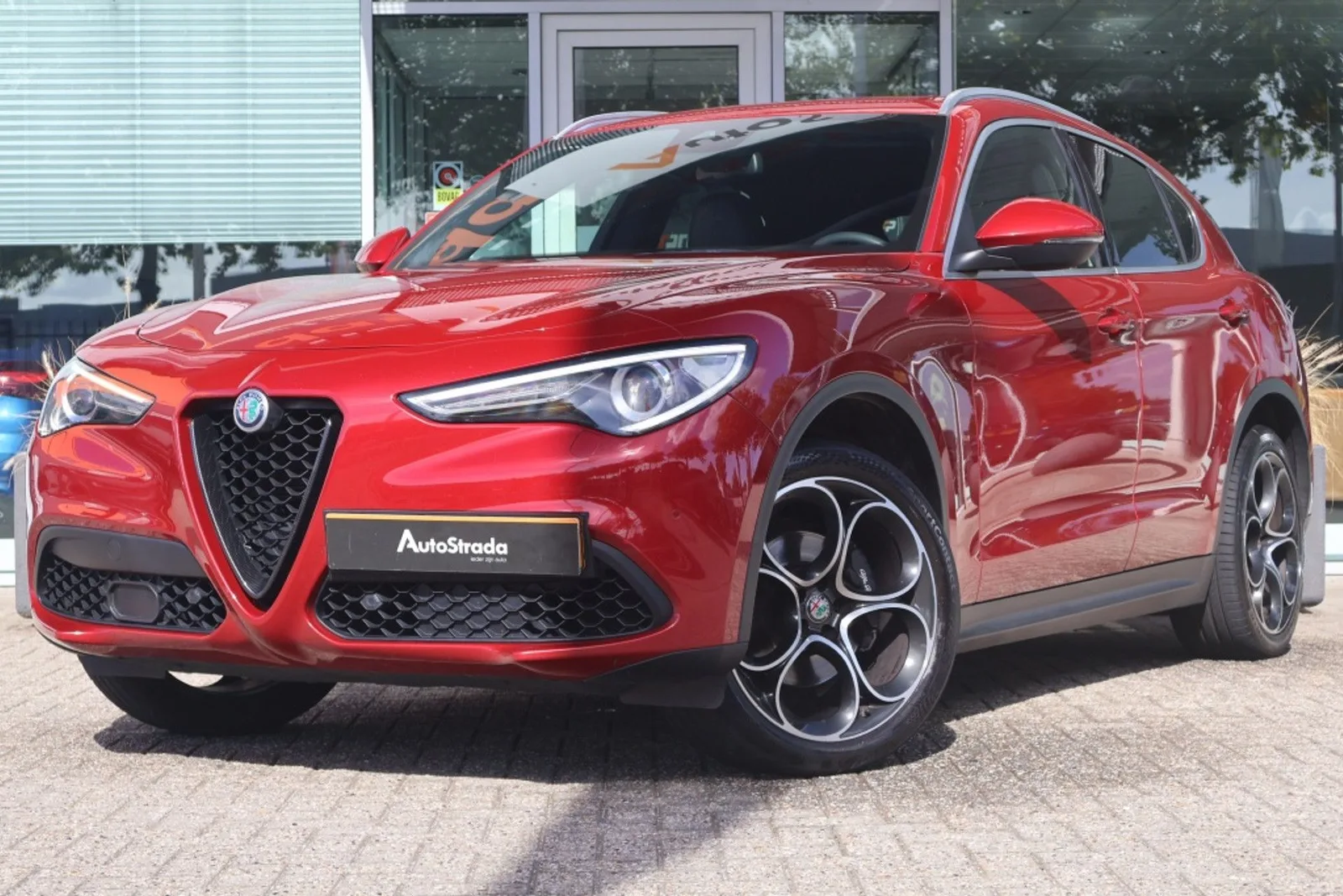 Alfa Romeo Stelvio (2019) — foto 1