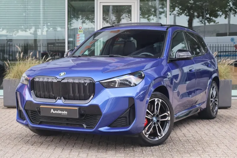 BMW iX1 (2023)