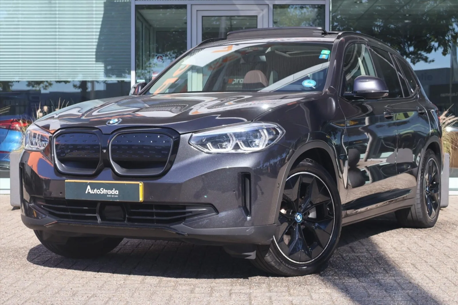BMW iX3 (2021) — foto 1